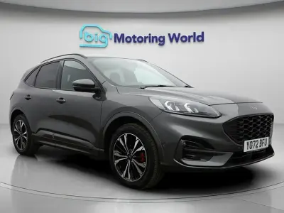 Usado Ford Kuga ST-Line X 225 HP (165 kW) 2023 Cinzento SUV