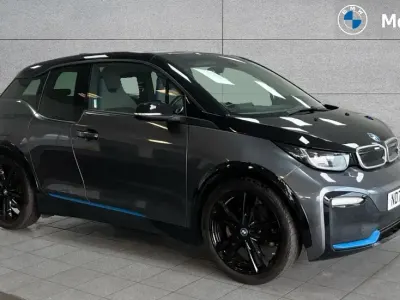 Begagnad BMW i3 Comfort Edition 135 kW (184 HK) 2021 Vit Halvkombi