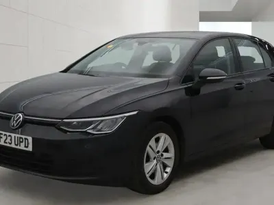 Usado VW Golf VIII Life 130 HP (95 kW) 2023 Preto Citadino