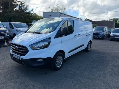 Used Ford Transit Custom 105 HP (77 kW) 2019 White Van
