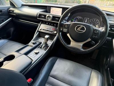 Lexus IS300h