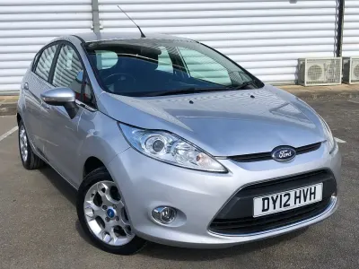 Used Ford Fiesta Zetec 96 HP (70 kW) 2012 Silver Hatchback