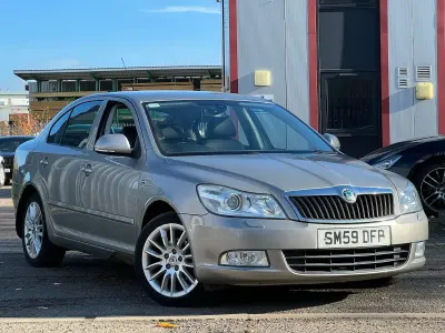 Begagnad Skoda Octavia LAURIN & KLEMENT 140 HK (102 kW) 2009 Beige Halvkombi