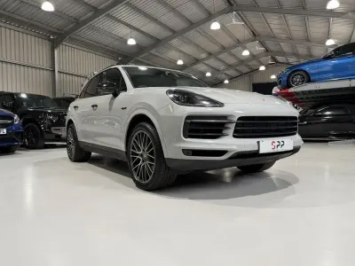 Used Porsche Cayenne 462 HP (339 kW) 2020 Grey SUV