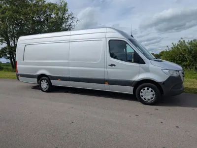Begagnad Mercedes Sprinter Premium 148 HK (108 kW) 2023 Silver Van