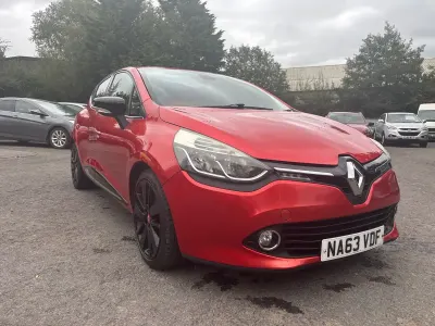 Used Renault Clio Dynamique 90 HP (66 kW) 2013 Red Hatchback