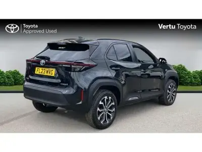 Usado Toyota Yaris Cross Design 113 HP (83 kW) 2023 Preto SUV