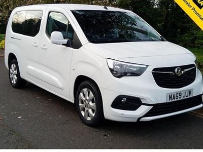 Second-hand Vauxhall Combo S 100 CP (73 kW) 2019 Alb Monovolum