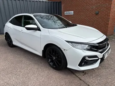 Używany Honda Civic EX 126 KM (92 kW) 2020 Biały Hatchback