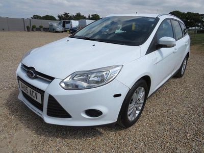 Used Ford Focus 115 HP (84 kW) 2015 White Estate