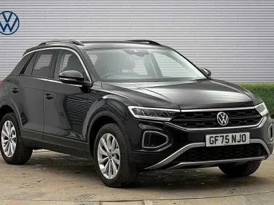 Begagnad VW T-Roc Cabriolet Match 147 HK (108 kW) 2025 Svart SUV