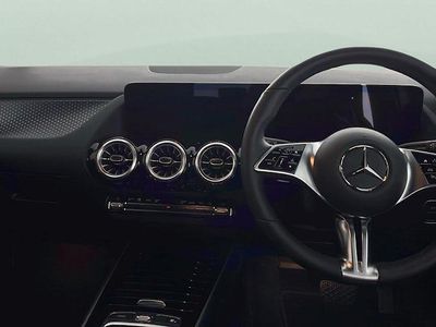 Mercedes EQA250+