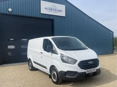 Used Ford Transit Custom 105 HP (77 kW) 2019 White Van