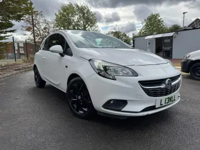Used Vauxhall Corsa 75 HP (55 kW) 2017 White Hatchback