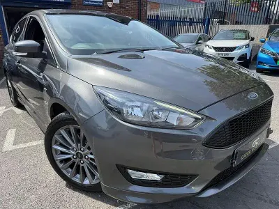 Used Ford Focus ST-Line 140 HP (102 kW) 2018 Grey Hatchback