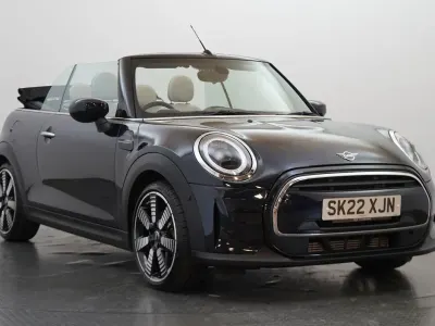 Używany Mini Cooper Exclusive 134 KM (98 kW) 2022 Czarny Hatchback