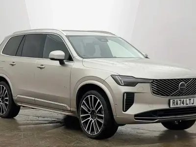 Usado Volvo XC90 Ultra 455 HP (334 kW) 2025 Dourado SUV