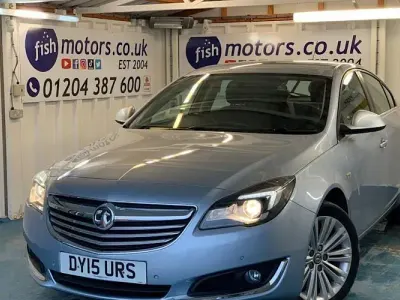 Używany Vauxhall Insignia Design Edition 140 KM (102 kW) 2015 Srebrny Hatchback