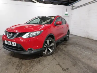 Usado Nissan Qashqai N-Connecta 115 CV (84 kW) 2017 Rojo SUV