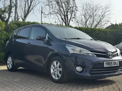Used Toyota Verso Multidrive S 147 HP (108 kW) 2015 Blue MPV