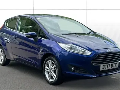 Usado Ford Fiesta Zetec 82 CV (60 kW) 2017 Azul Utilitario
