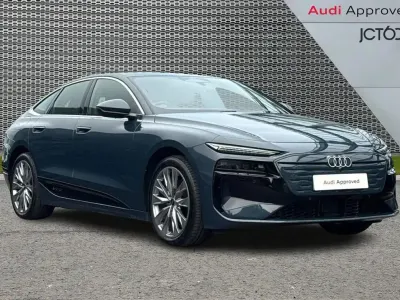 Usado Audi A6 e-tron Sport 210 kW (286 CV) 2025 Azul Utilitario