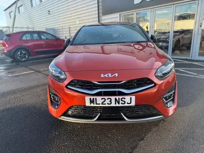 Begagnad Kia ProCeed GT-Line 160 HK (117 kW) 2023 Orange Kombi