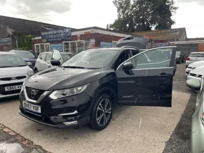 Używany Nissan Qashqai N-Connecta 110 KM (80 kW) 2017 Czarny SUV