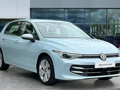 Second-hand VW Golf VIII Style 204 CP (150 kW) 2025 Albastru