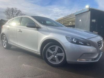 Used Volvo V40 SE 122 HP (89 kW) 2016 Silver Hatchback