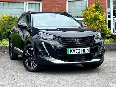 Gebraucht Peugeot e-2008 Allure+ 98 kW (134 PS) 2022 Schwarz SUV