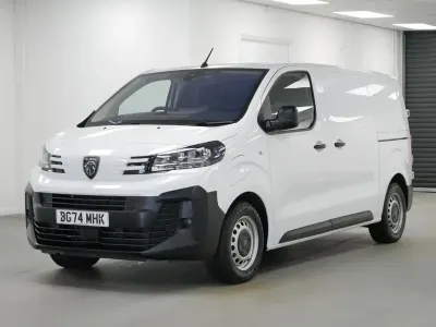 Used Peugeot e-Expert 100 kW (136 HP) 2024 White Van