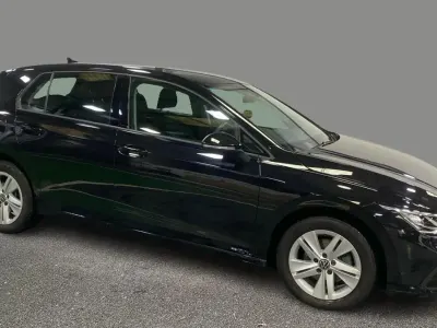 Used VW Golf VIII Life 150 HP (110 kW) 2023 Black Hatchback