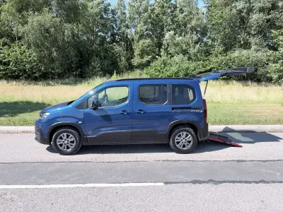 Used Peugeot Rifter Allure 100 HP (73 kW) 2024 Blue MPV
