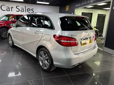 Used Mercedes B200 Exclusive 156 HP (114 kW) 2018 Silver Hatchback