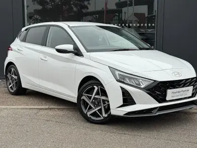 Used Hyundai i20 Premium 101 HP (74 kW) 2025 White Hatchback