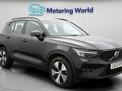 Usado Volvo XC40 Plus 211 CV (155 kW) 2023 Negro SUV