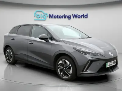 Używany MG MG4 EV Trophy 319 kW (435 KM) 2023 Szary Hatchback