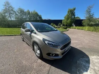 Usado Ford S-MAX Sport 180 HP (132 kW) 2016 Prateado Monovolume