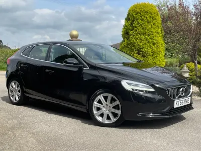 Usado Volvo V40 Inscription 120 HP (88 kW) 2017 Preto Citadino