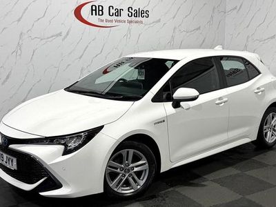 Used Toyota Corolla 122 HP (89 kW) 2019 White Hatchback