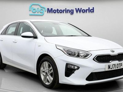 Usado Kia Ceed 136 HP (100 kW) 2021 Branco Citadino