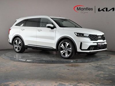 White Used 2023 Kia Sorento SUV | £32,350 (Super price)