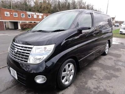 used Nissan Elgrand HIGHWAY STAR 4WD SUNROOFS CURTAINS