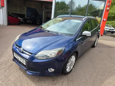 Begagnad Ford Focus Titanium 2013 Blå Kombi