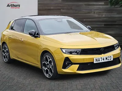 Used Vauxhall Astra Ultimate 130 HP (95 kW) 2024 Yellow/black Hatchback
