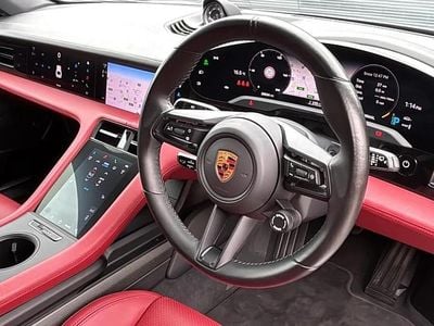 Usado Porsche Taycan Cross Turismo 419 kW (571 HP) 2023 Prateado Carrinha