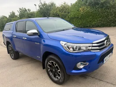 Used Toyota HiLux 150 HP (110 kW) 2017 Blue Pickup