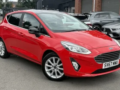 Used Ford Fiesta Titanium 100 HP (73 kW) 2017 Red Hatchback