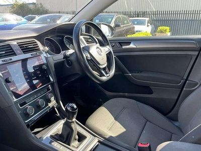 Używany VW Golf VII SE 115 KM (84 kW) 2019 Szary Hatchback